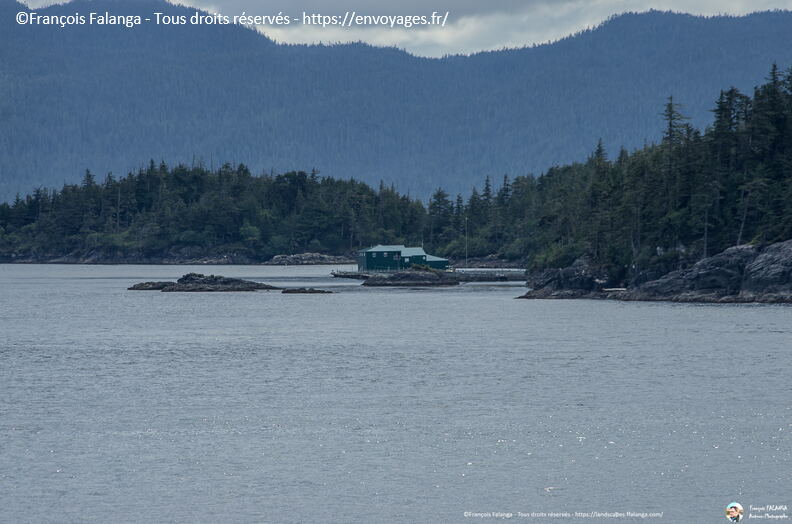 Fsai180602_08-InsidePassage.jpg