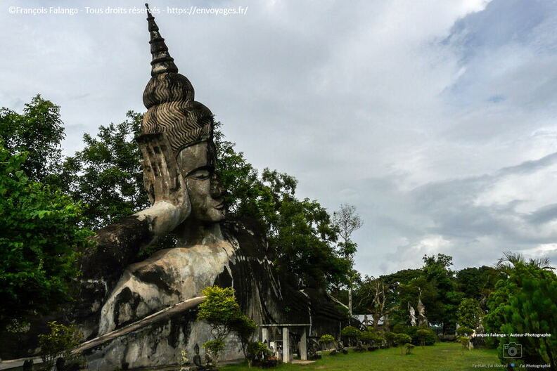 Fsai080706_Laos-Vientiane-Budha_Park_06.jpg