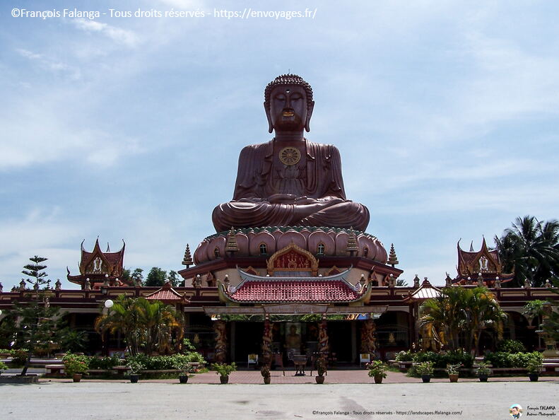 Fsai060712_Malaisie-Kota_Bharu-Bouddha_assis_01.jpg