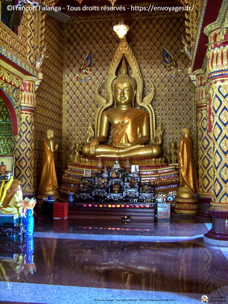 Fsai060712_Malaisie-Kota_Bharu-Bouddha_debout_10.jpg