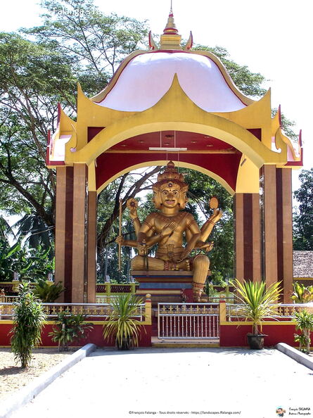 Fsai060712_Malaisie-Kota_Bharu-Bouddha_debout_12.jpg