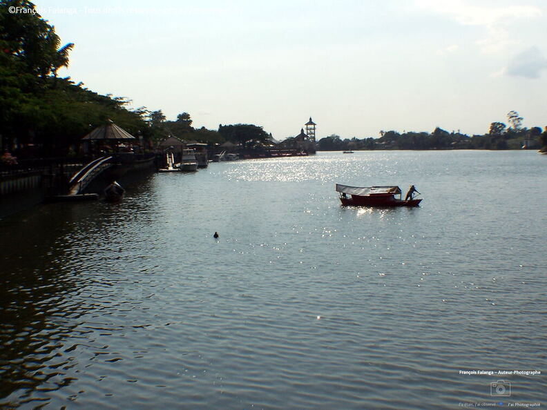 Fsai070704_Malaisie-Borneo-Kuching_02.jpg