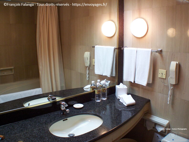 Fsai070704_Malaisie-Borneo-Kuching-Hilton_04.jpg