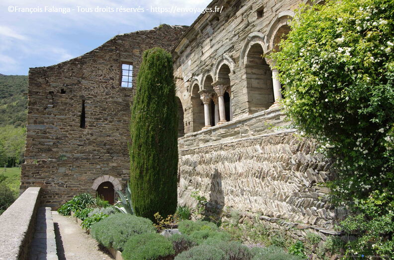 Fsai130505_Occitanie_PrieureSerrabone_35.jpg