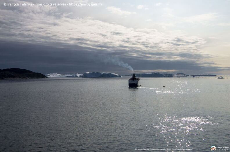 Fsai190821_055-IllulisatIcebergs.jpg